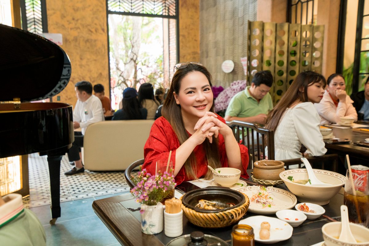 Thưởng thức canh chua cá bông lau tại cơm niêu CKU LINH